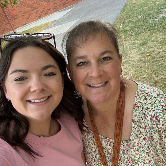 Meet your Posher, Kerri - Picture 1 of 1